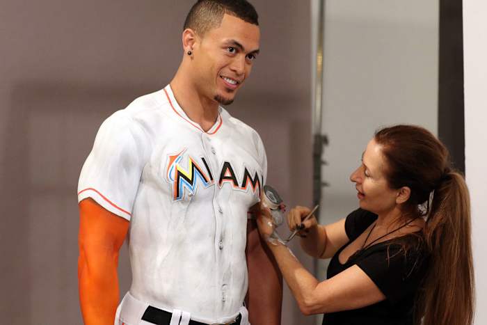 Giancarlo-Stanton-body-paint-X159267_TK1_1772.jpg